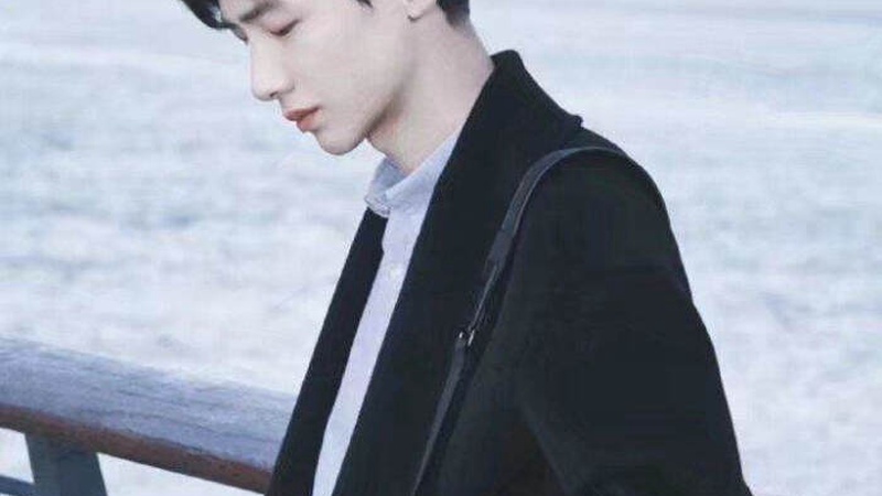 白敬亭刑侦剧《黑雾》低调开机挑战背负秘密的刑警队长